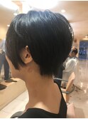 黒髪ツーセクションショート