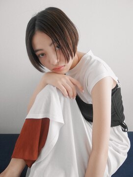 トレス(TRESS) センターパートショート/切りっぱなしボブ/前下がりボブ