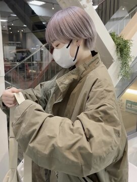 イェッカ パビル(YECCA pabil) ホワイトカラーショート（ブリーチ2回）