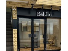 ベロー(BeLLo)の雰囲気（落ち着いた外観とこだわりの看板［ショートヘア/内山下］）
