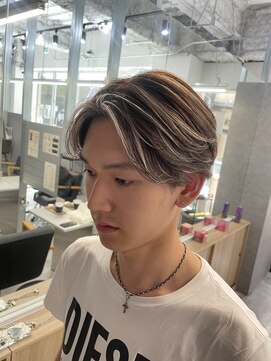 メンズサロン キング 梅田店(Men’s salon K!ng) ホワイトメッシュ/ツイスト/ツイスパ/パーマ/メンズ/眉毛