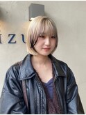 ブラック × ブロンド のデザインカラー