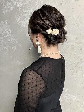 コトナ(kotona) シニヨンヘアセット結婚式ヘアセットヘお呼ばれセットカチモリ