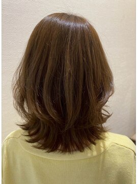 ビレアカスガイ 春日井店(BELEA) 伸ばしかけミディアムレイヤー