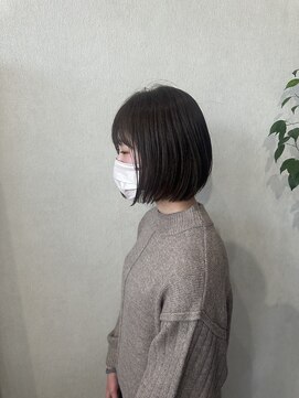 ウル(Uru) 切りっぱなしボブ