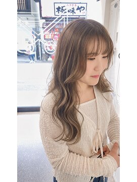 マティス 室見店(MATISSE) 光に溶け込むナチュラルベージュ。