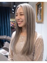 グッドフェローズ キタホリエ(GoodFellas kitahorie)&nbsp;透明感際立つハイトーンセミロングレイヤーブリーチ透明感カラー