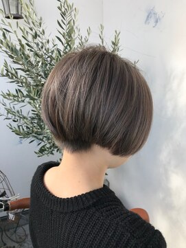 モカ ヘアーデザイン(moca HAIR DESIGN) ショートボブのグレージュ