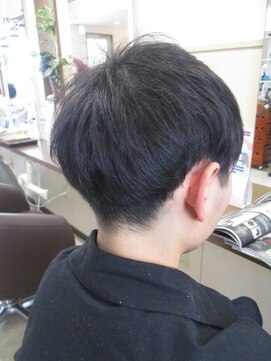 コアフィールフィス(COIFFURE fils) ナチュラルマッシュ×刈り上げ