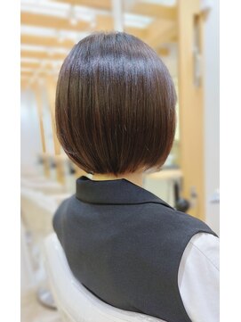 アデイ 大森店(AdAy) 丸みキレイショートボブ