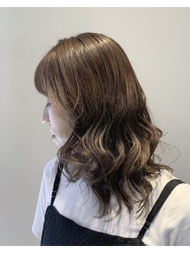 アンチェ(Anche) ミディアムヘア