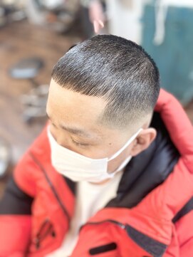 ヘアースタジオ ハーフバック 高尾店(HAIR STUDIO HALF BACKS×１/2) イージーパーマ