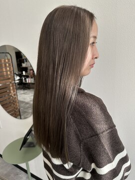 タグ(Tag) ミルクティーグレージュ