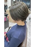 透明感オリーブカラーマニッシュショートボブ