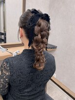 ビューティーサロン ガーデン(beauty salon garden)&nbsp;湿気にも強い編み下ろしポニーアレンジ ☆ 担当 蒼 ☆