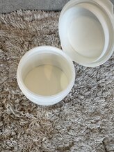 カラー剤の中に超高濃度の水素パウダーを入れます