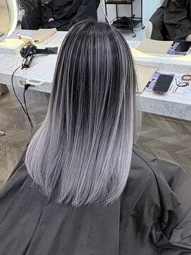 リアン 上尾店(Rien) ホワイトバレイヤージュ