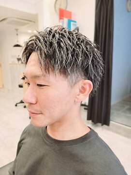 マジック(magic) ホワイトメッシュ×ソフトツイストパーマ
