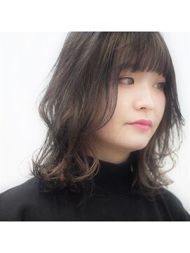 コニ(Coni) ♪Coni♪髪と髪の間から少し見えるインナカラー