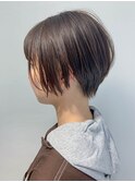 short(前下がりショート、ベージュ、大人ショート)