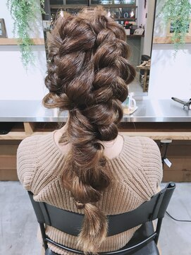 オレンジ カウンティ(ORANGE COUNTY) ラプンツェルヘアセット