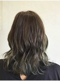 アレンジしやすいミディアムヘア