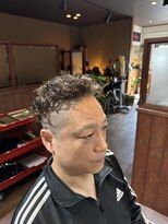 カットスペース キャロル(CUT SPACE CAROL) ツーブロパーマ