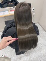 シカ 神戸三宮元町店(Cica)&nbsp;オリーブベージュ 透明感 赤み抑えるカラー グレージュ 三宮