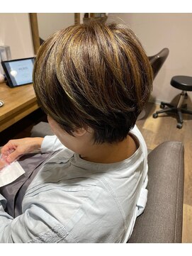 シー 浜松三方原店(She) ショートボブハイライト 30代、40代、50代