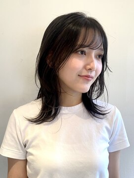 シータ(sheta) ミディアムハイレイヤーカット
