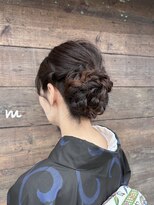 クオリム(Kualim)&nbsp;かっちりしすぎないシニヨン風