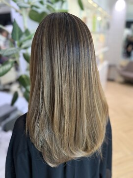 ステア ケース(stair case) 【白髪が少ない方向け】白髪染めを使わずに透明感のある中明度