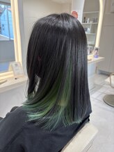 ルシエバイファブリック(Lucie by fabrique)&nbsp;さりげなく個性を楽しむ インナーカラーグリーン