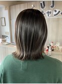 白髪ぼかしハイライト白髪染めグレージュ　ミディアムレイヤー柏