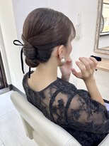 プティクローシェ バイ クオーレ(petite cloche by CUORE)&nbsp;タイトシニヨン お呼ばれヘア 結婚式ヘア