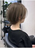 柔らかベージュの垢抜けショート 博多美容室