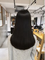 アカラ(acala)&nbsp;ストレートロング【20代30代40代/イルミナカラー/髪質改善】