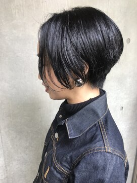 ビビト(bibito) bibito 黒髪 丸みセンシュアルショート イルミナカラー ネイビー