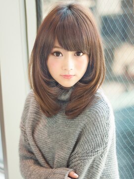 シウ 人形町(shiwu) 大人可愛い愛されひし形小顔セミディ