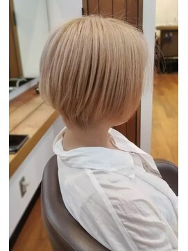 ミミ ブランシェ(Mimi Branche) 担当☆深沢和弥/ブリーチ/イルミナカラー/ハイトーン/横浜