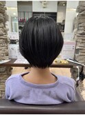 乾かしただけで収まるショートボブ