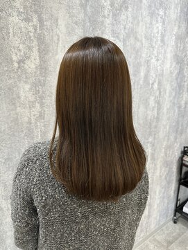 ジーナ 高槻(Zina) 透明感たっぷりオリーブベージュ【山内健太郎】