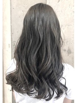 グランディール(Grandir) グレージュカラー/ロングレイヤースタイル