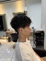 アイズ 海老名(AIZU)&nbsp;ツイストスパイラルパーマ　メンズパーマ　メンズマッシュ　眉毛