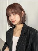 ふんわり内巻きボブに透明感あるブラウンカラー