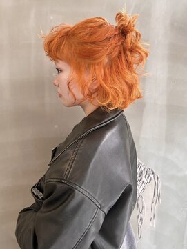 カシェ ホリエ(CACHE HORIE) ハーフアップアレンジ / オレンジヘア / ブリーチ / 三保