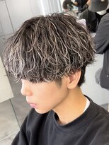 フィフス トウキョウ (fifth TOKYO)&nbsp;シャドウパーマツイストスパイラルパーマ波巻きスパイラルパーマ