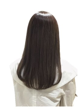 アルム(arum) ツヤ感ストレートの上品ロング