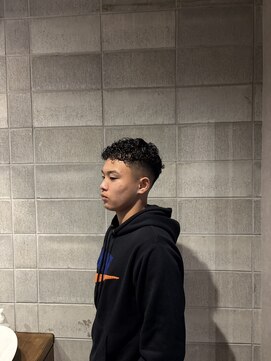 ワンワンオー バーバーショップ コンチネンタル(@110 BARBER SHOP continental) カーリー