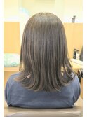 ミディアムのグレーアッシュ